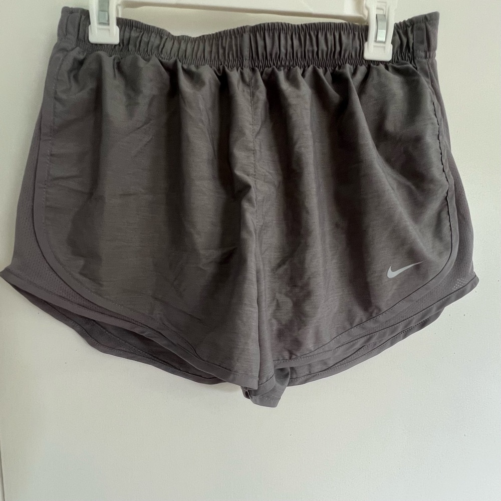 Nike Dry Fit Women’s L Shorts